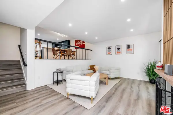 4231 W Sarah Street, Burbank, CA 91505