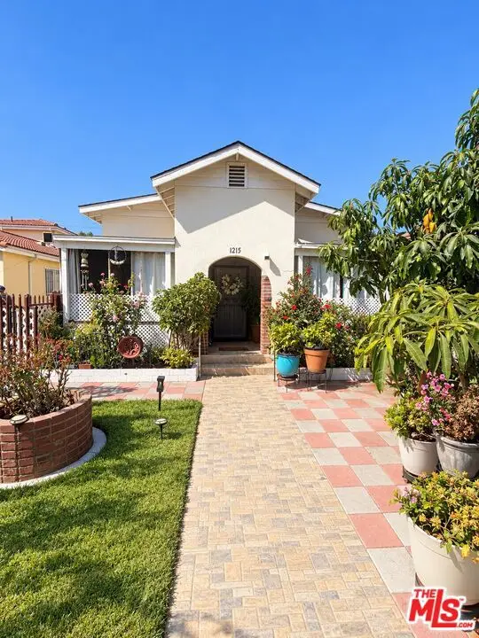 1215 W 59th Street, Los Angeles, CA 90044