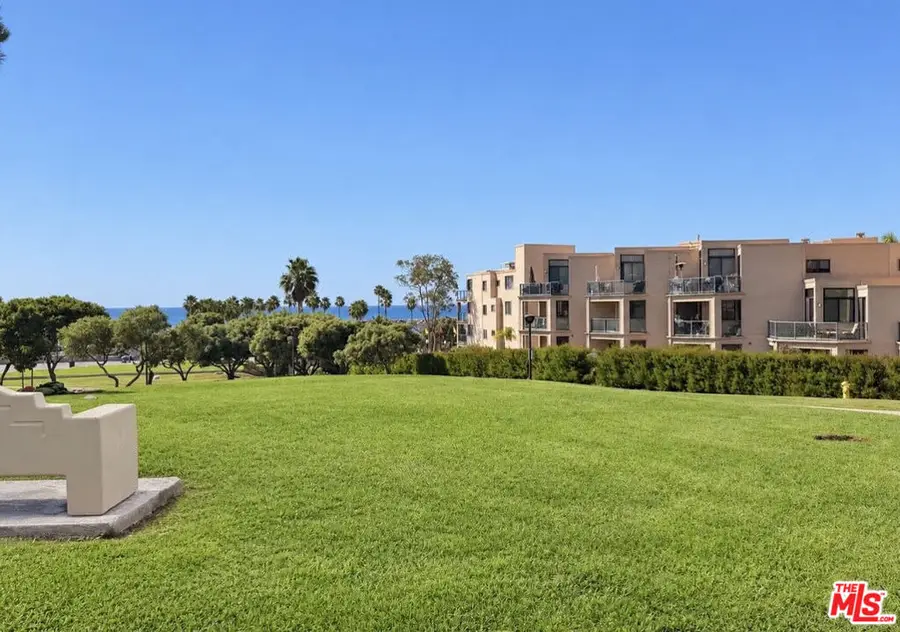 240 The #102, Redondo Beach, CA 90277 - #3