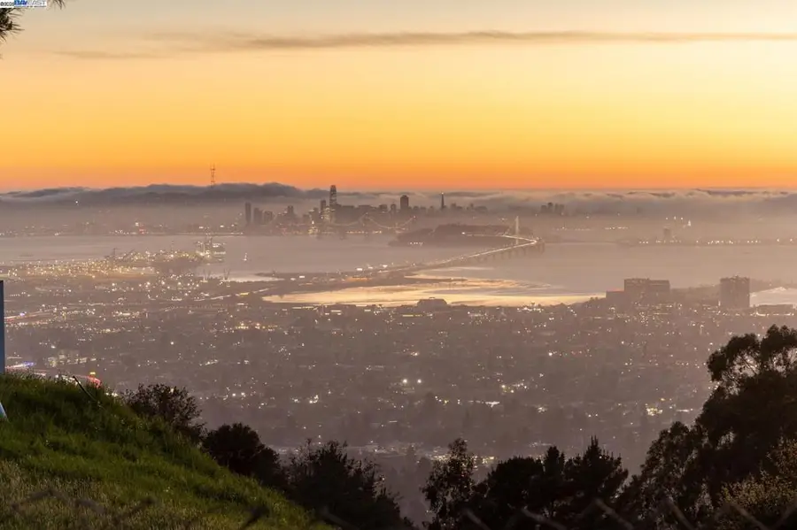 7041 Devon Way, Berkeley, CA 94705 - Image #2