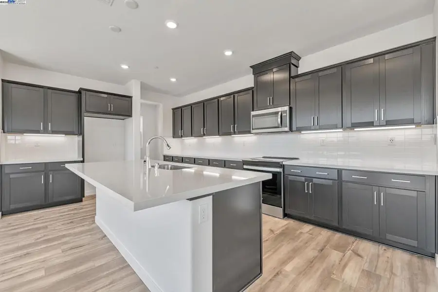 362 Astilbe Street, Discovery Bay, CA 94505 - Image #2