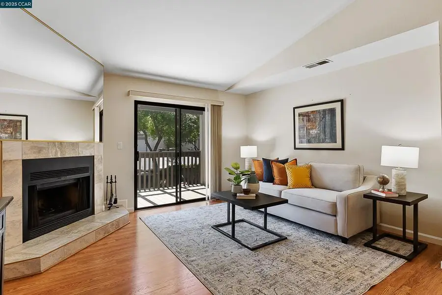 1383 Hull Ln, Martinez, CA 94553 - Image #2