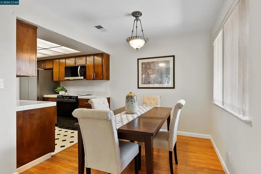 1383 Hull Ln, Martinez, CA 94553 - Image #3