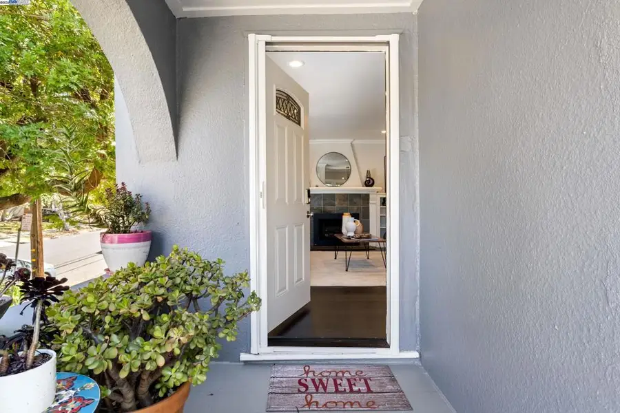 2133 E 30th St, Oakland, CA 94606 - Image #3