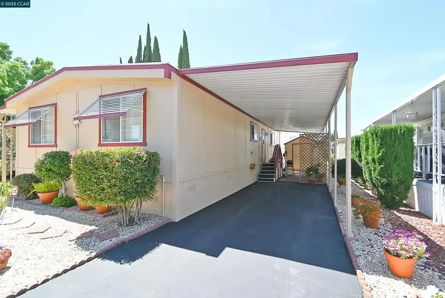 109 Reef Dr, Pittsburg, CA 94565 - Image #2
