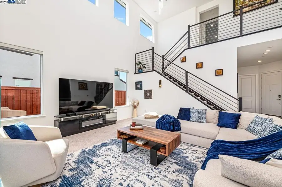 713 River Bend Dr, Lathrop, CA 95330 - Image #3