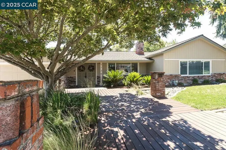 1736 Silverwood Dr, Martinez, CA 94553 - Image #2