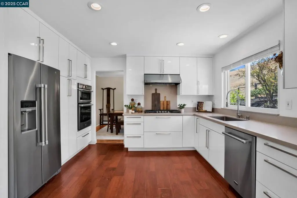 33 El Molino Dr, Clayton, CA 94517 - Image #1