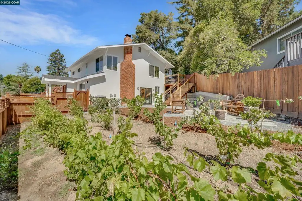 795 Canyon Rd, Redwood City, CA 94062 - Image #1