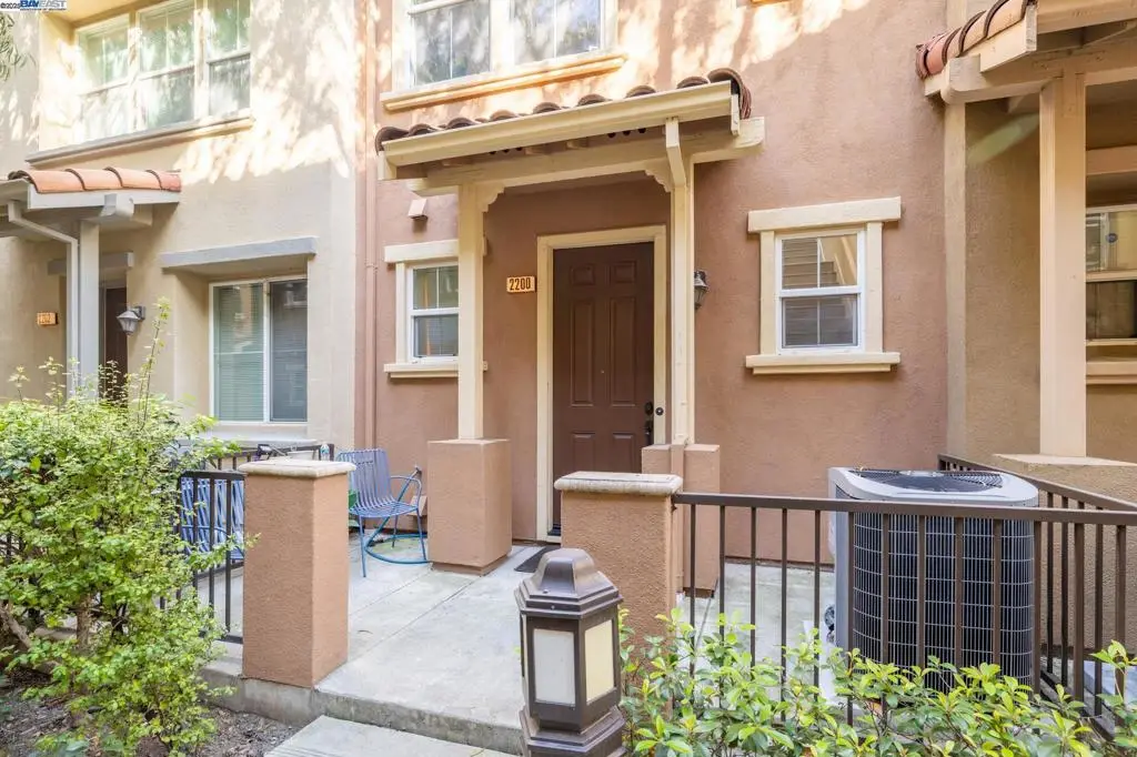 2200 Beech Cir, San Jose, CA 95131 - Image #1