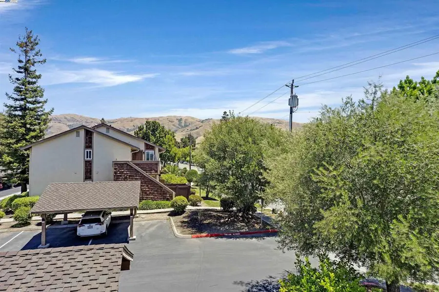 136 Hackamore Ln, Fremont, CA 94539 - Image #3