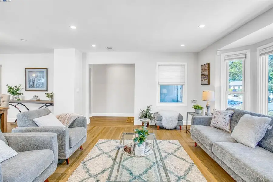 337 Farrelly Dr, San Leandro, CA 94577 - Image #3