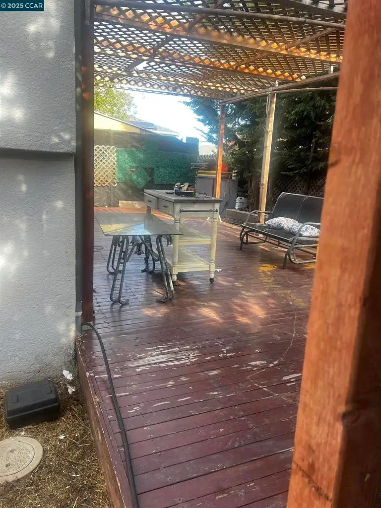 1161 64th St, Oakland, CA 94608 - Image #2