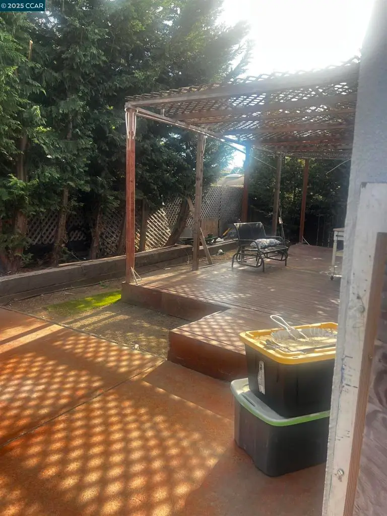 1161 64th St, Oakland, CA 94608 - Image #3