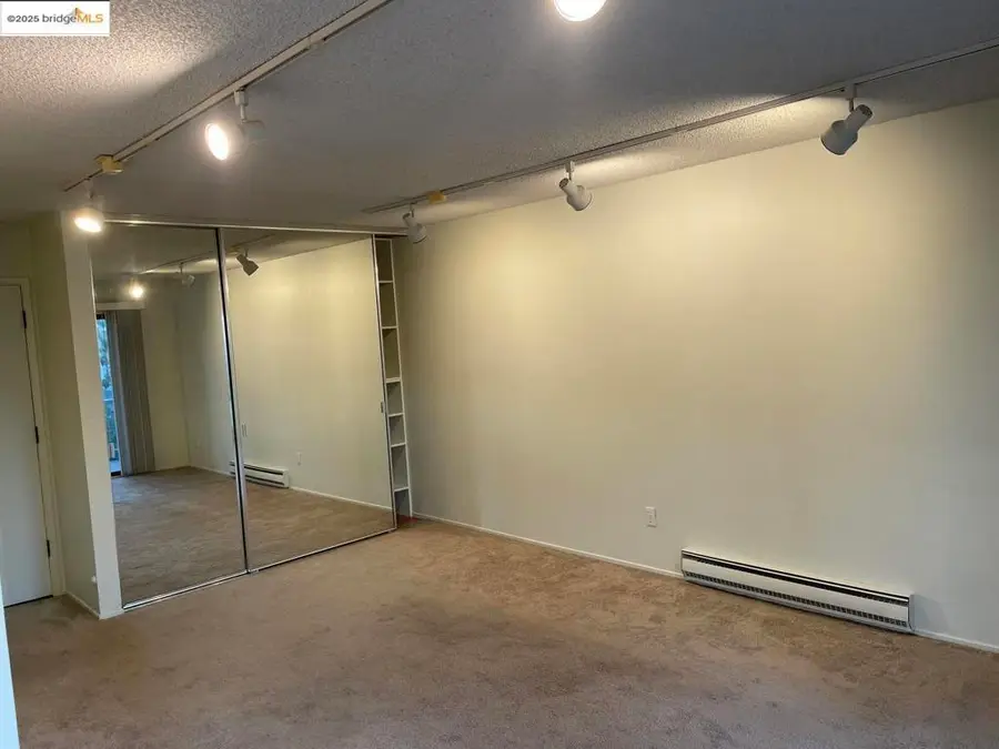 Address Withheld By Seller, Emeryville, CA 94608 - Image #3