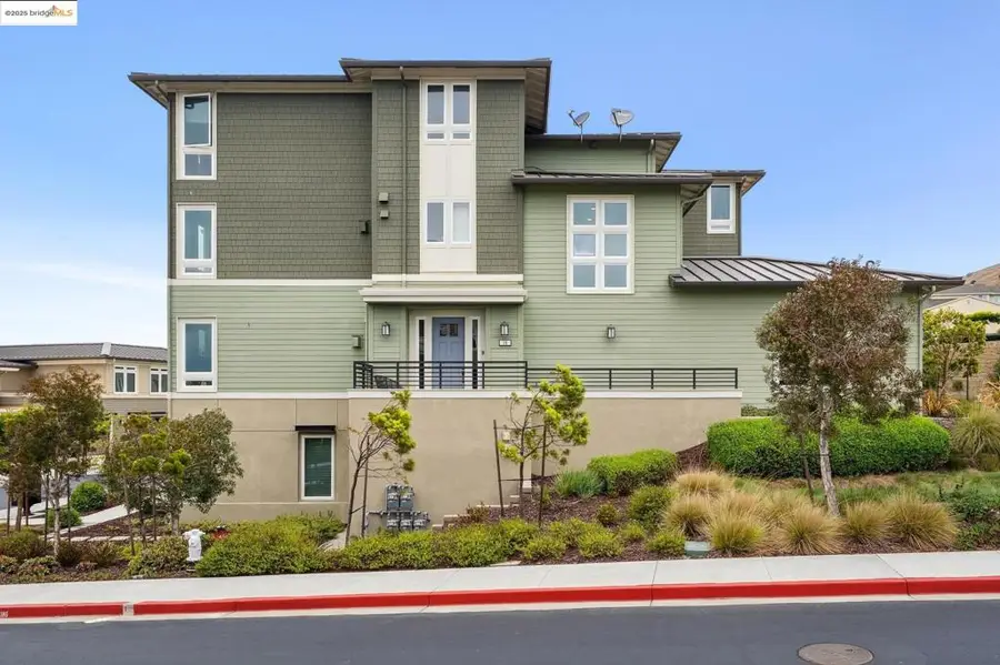 16 Sea Star Ct, Richmond, CA 94801 - Image #2