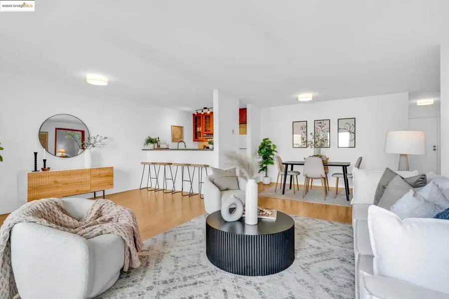 288 Whitmore St #220, Oakland, CA 94611 - Image #2