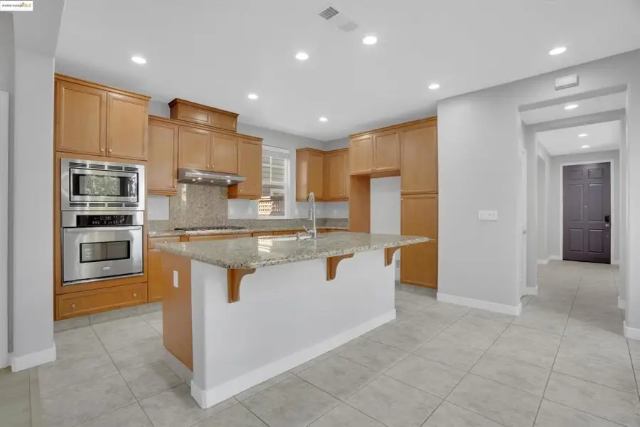 1002 Flagship Dr, Vallejo, CA 94592 - Image #3