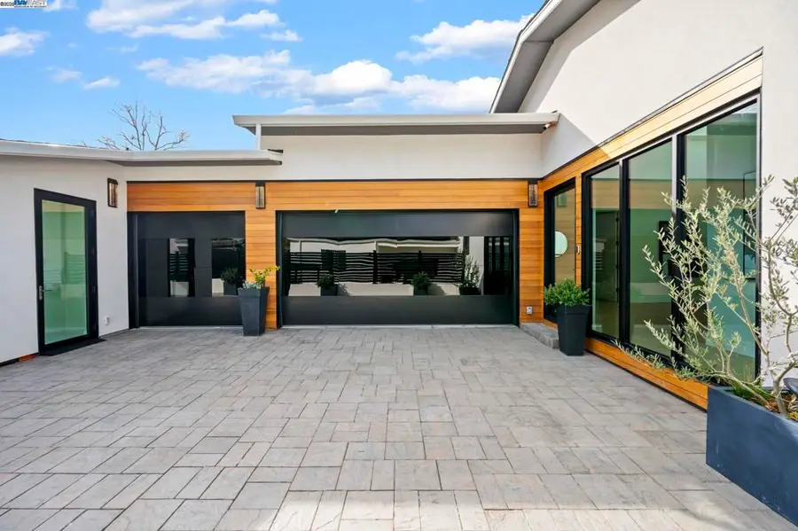 5883 Margarido Dr, Oakland, CA 94618 - Image #2