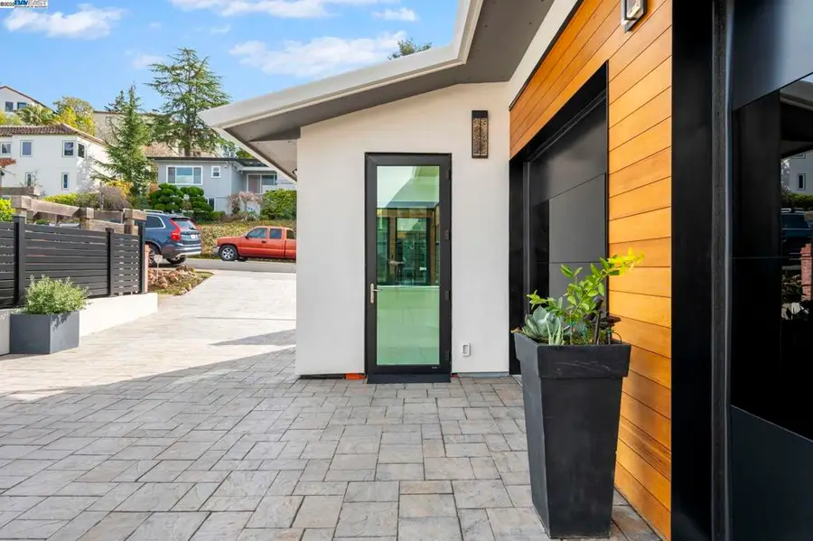 5883 Margarido Dr, Oakland, CA 94618 - Image #3