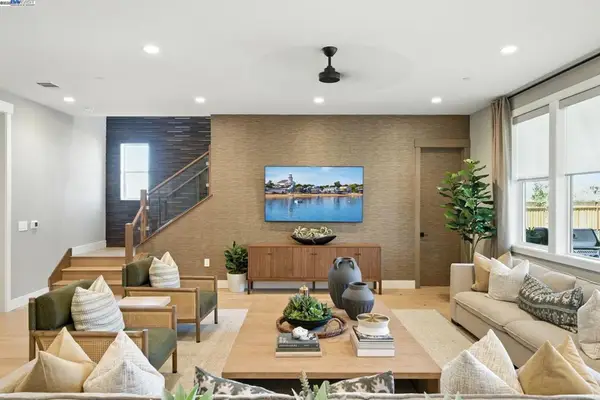 1683 S Wren Street, Dublin, CA 94568