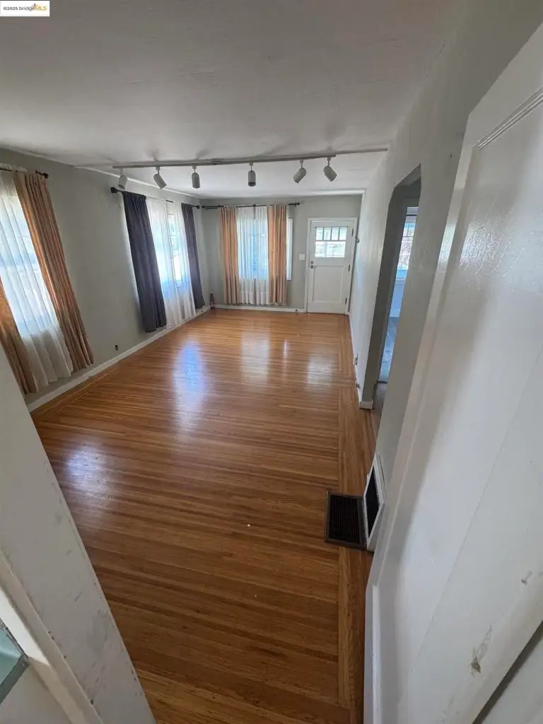 6440 Sunnymere, Oakland, CA 94605 - Image #2