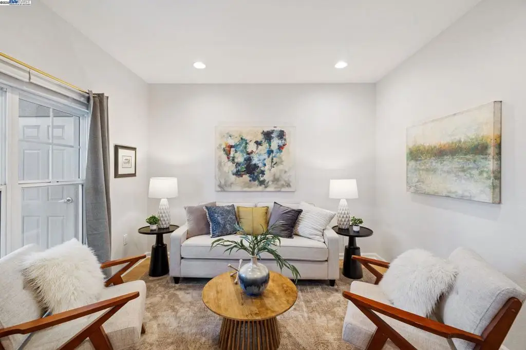 1121 40th Street #2406, Emeryville, CA 94608 - Image #1