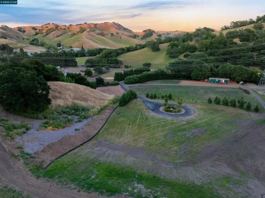 60 Hampton Road, Martinez, CA 94553 - Image #2