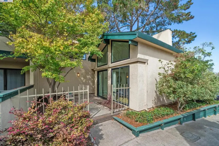 101 Carob Ln, Alameda, CA 94502 - Image #2