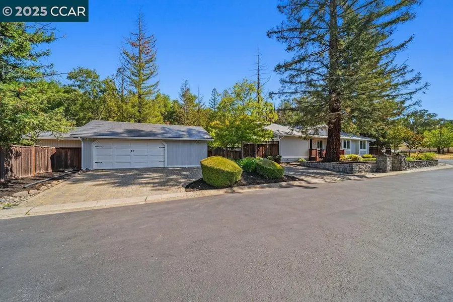 4 Brookdale Court, Alamo, CA 94507 - Image #2