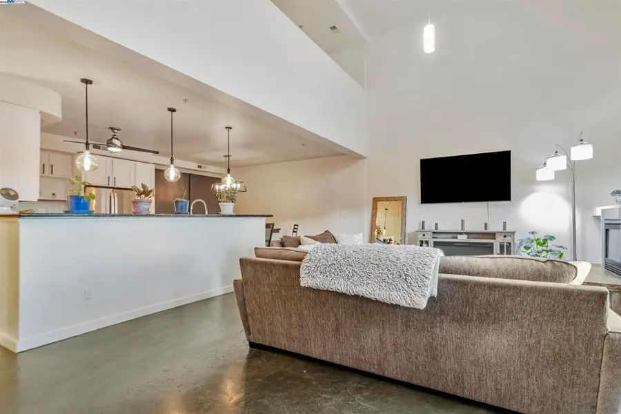 850 West Grand Ave. #6, Oakland, CA 94607 - Image #3