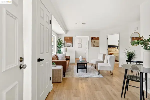 221 Village Pl, Martinez, CA 94553