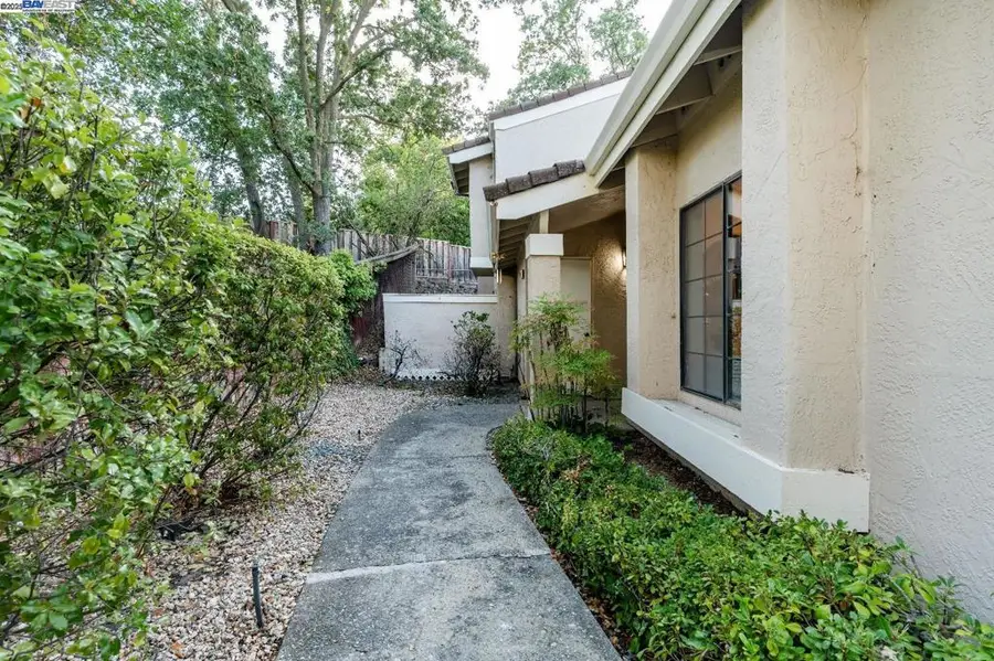 601 Palomino Dr #C, Pleasanton, CA 94566 - Image #3