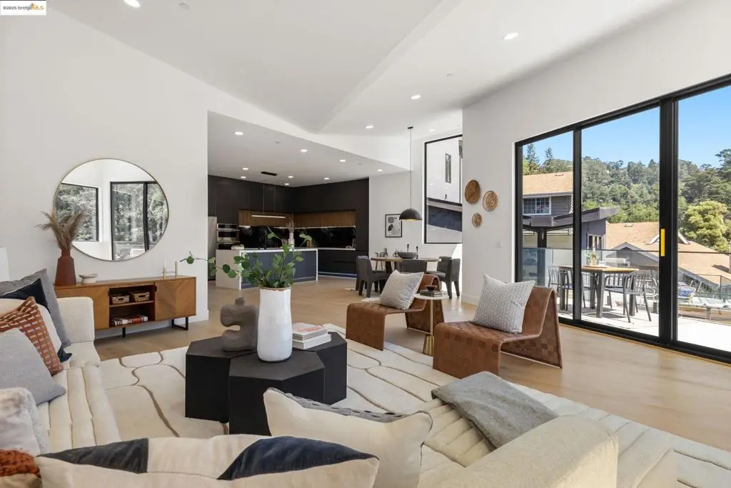 7260 Woodrow Drive, Oakland, CA 94611 - Image #1