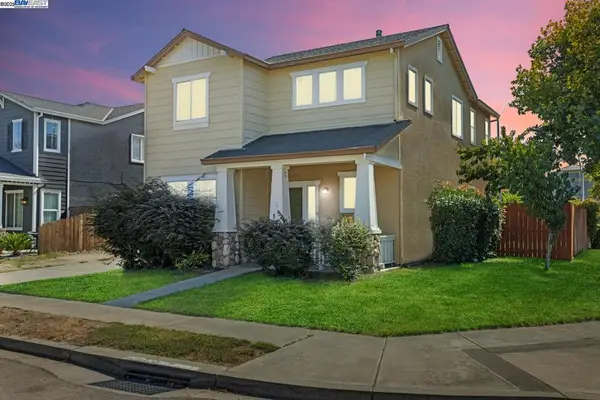 2430 Trellis Ln, Turlock, CA 95382