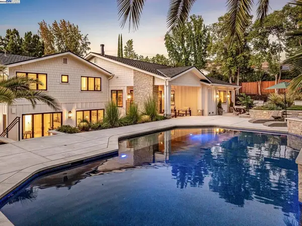 2488 Roundhill Dr, Alamo, CA 94507