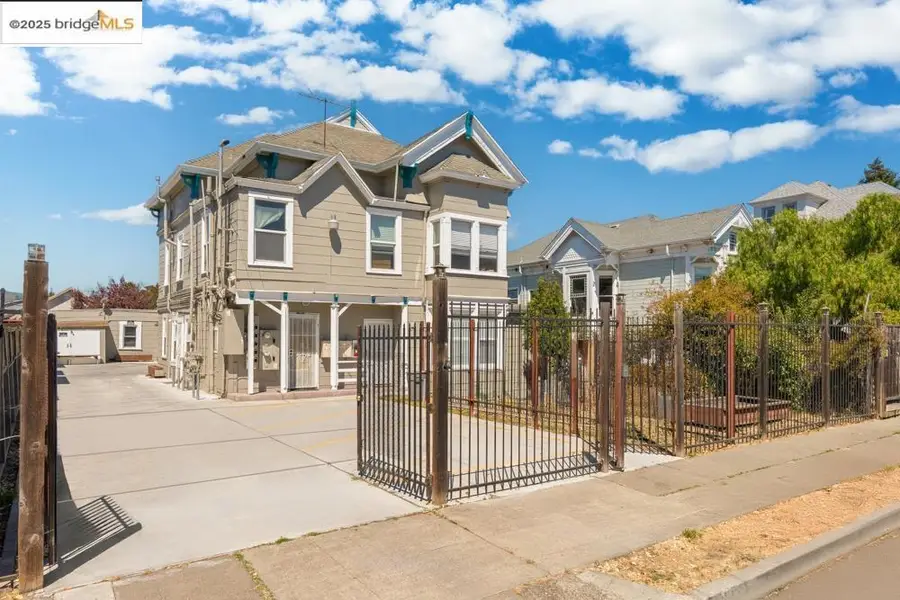 1062 60th St, Oakland, CA 94608 - Image #3