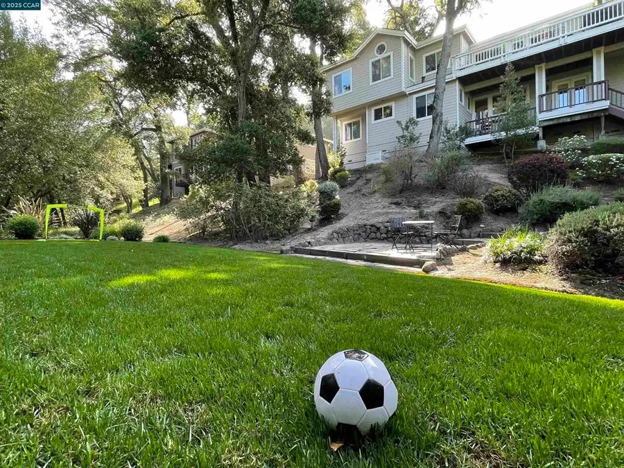 31 Merrill Cir S, Moraga, CA 94556 - Image #3