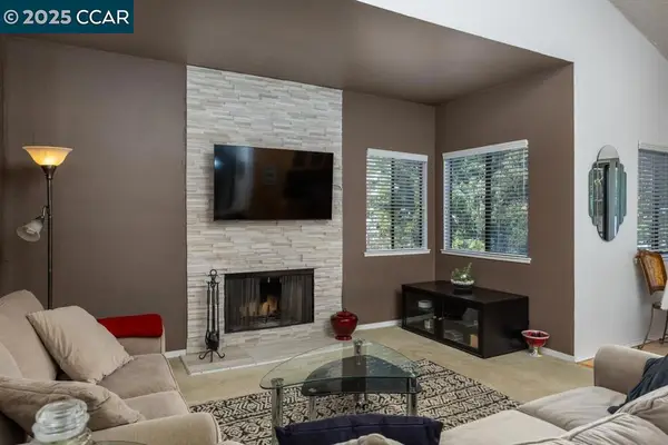 1086 Maywood Ln, Martinez, CA 94553