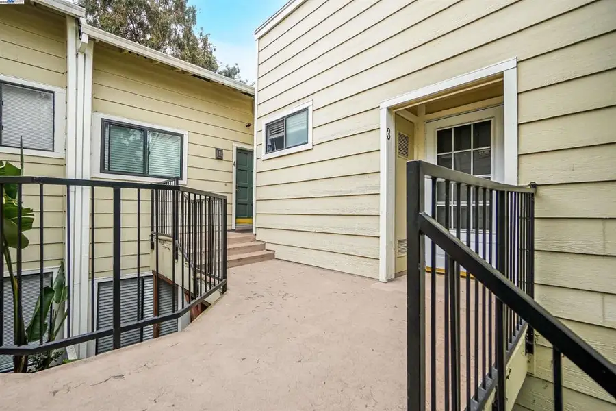 2437 Saint Helena Dr. #3, Hayward, CA 94542 - Image #2