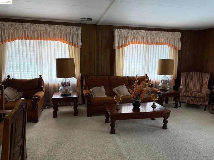 215 Maui Dr, Pittsburg, CA 94565 - Image #2