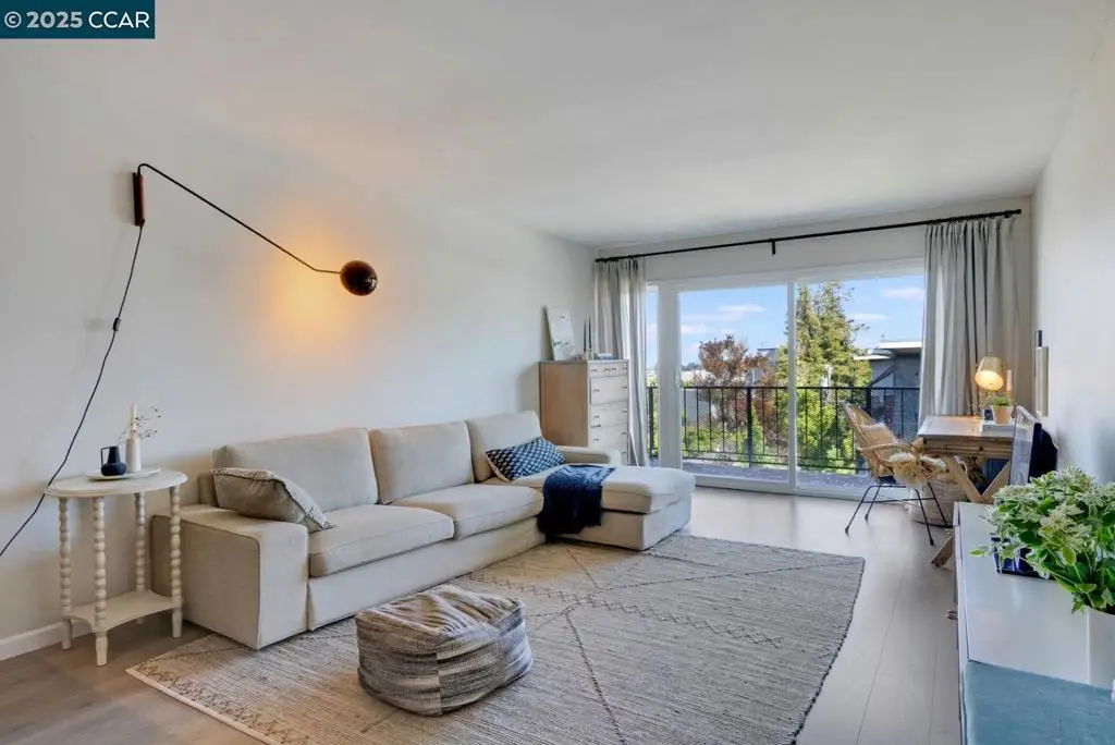 567 Oakland #305, Oakland, CA 94611 - Image #1