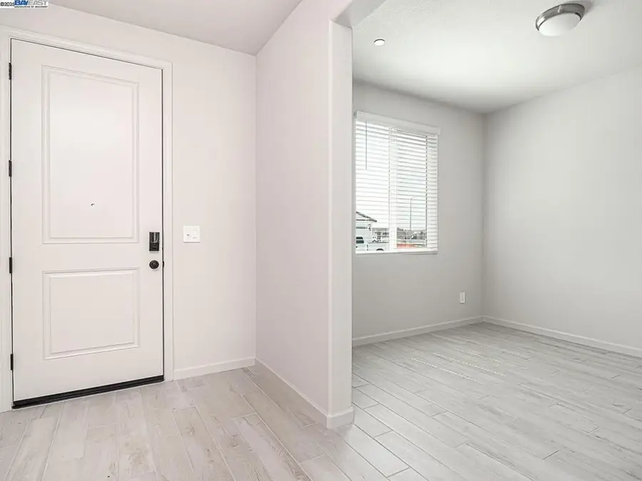 660 Channel Cir, Oakley, CA 94561 - Image #2