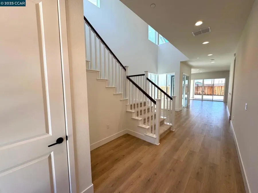 17585 Bushwick Lane, Lathrop, CA 95330 - Image #2