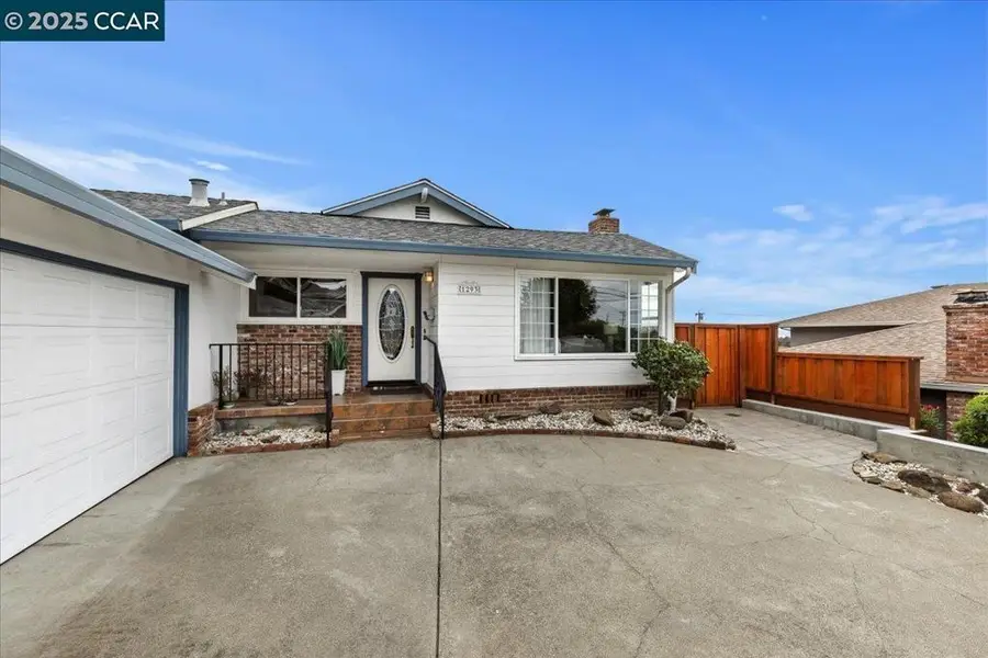 1293 Vistagrand Dr, San Leandro, CA 94577 - Image #3