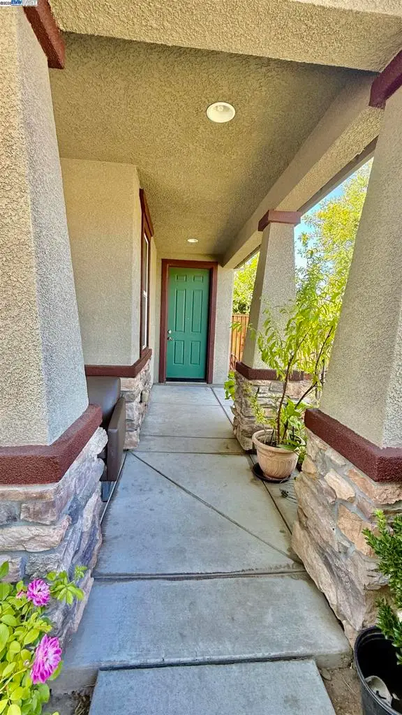 1431 Paco Way, Manteca, CA 95337 - Image #2