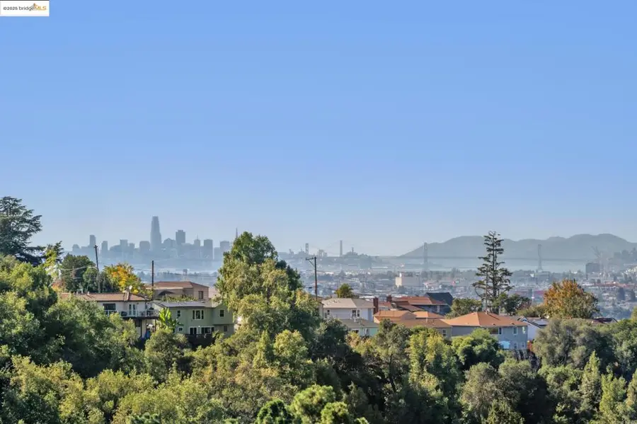 9090 Castlewood St, Oakland, CA 94605 - Image #2