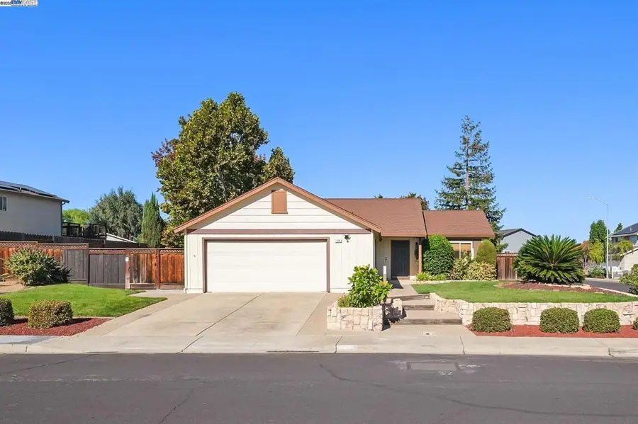436 Clearwood Dr, Oakley, CA 94561 - Image #2