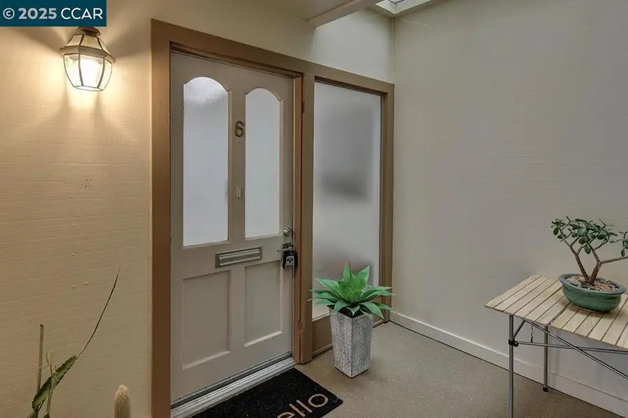 2940 Tice Creek Dr #6, Walnut Creek, CA 94595 - Image #2