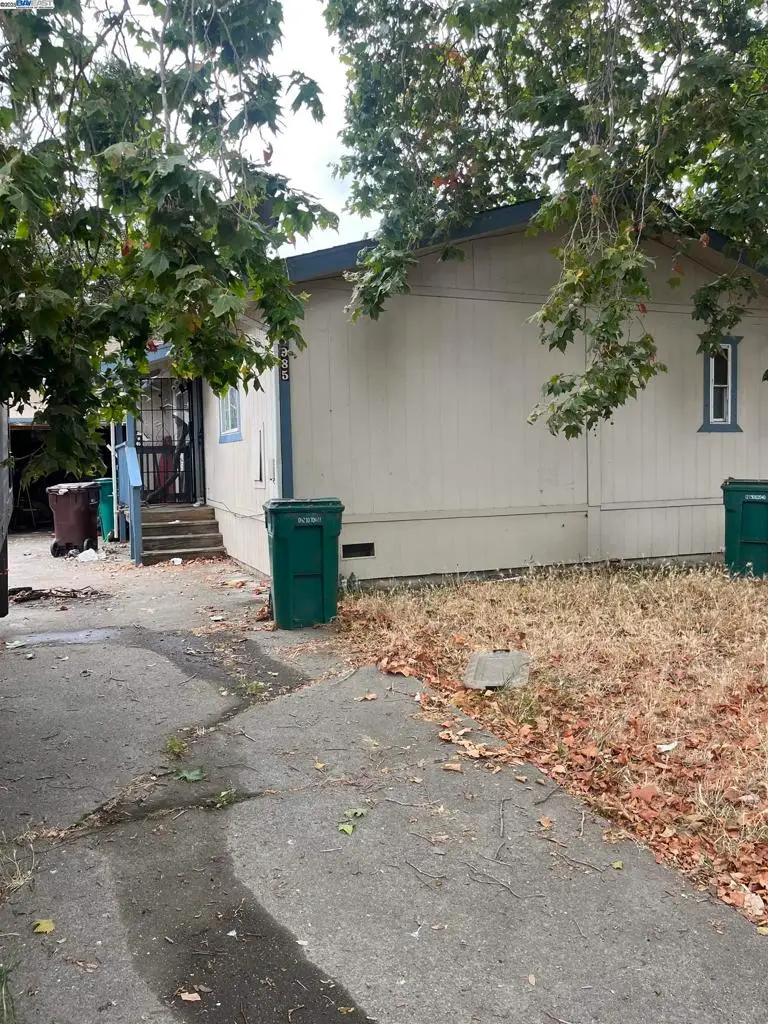 Address Withheld By Seller, Oakland, CA 94608 - Image #1